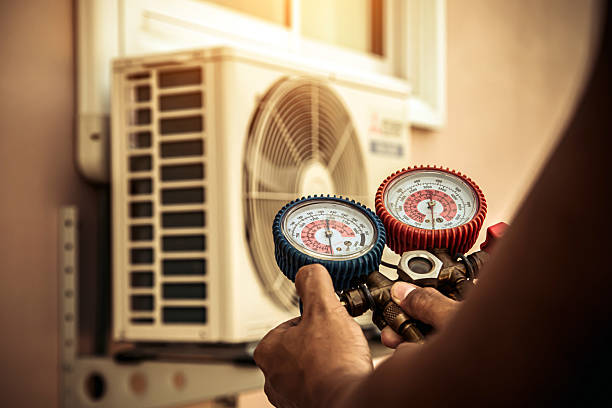 Professional Ductwork Repair technician working in Lyles, TN